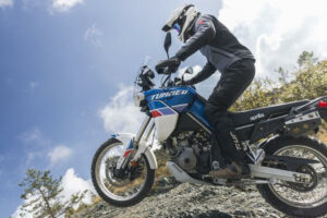 T.UR – PODIUM HYDROSCUD®, LA GIACCA ADVENTURE PER L’OFFROAD INVERNALE.
